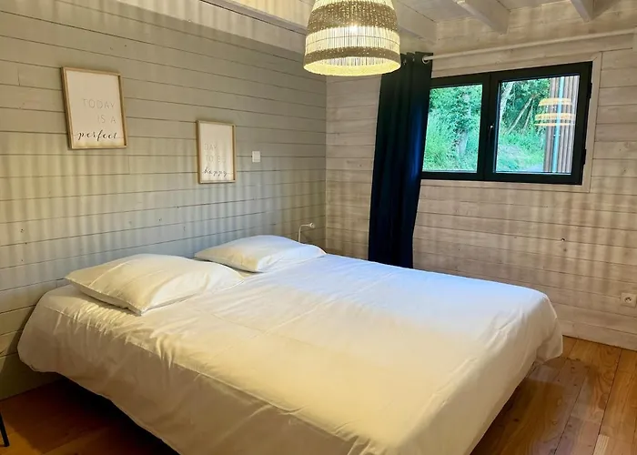 Superbe 5 Personnes 4 Dağ evi Banassac